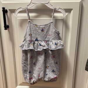 Tucker + Tate Gray Ruffle Romper with Multicolor Beach Motifs
